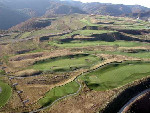Golf course as a reclaimed mountain top removal site 